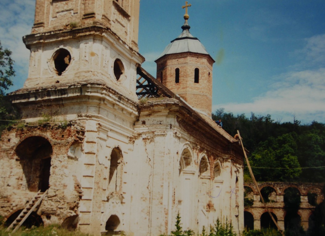 Фотографија из галерије Манастира Кувеждин, 2001 (1)